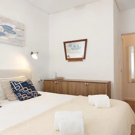 Parrot House Ericeira