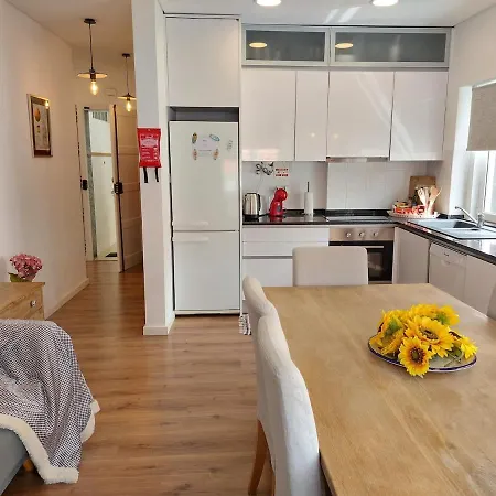 Parrot House Apartment