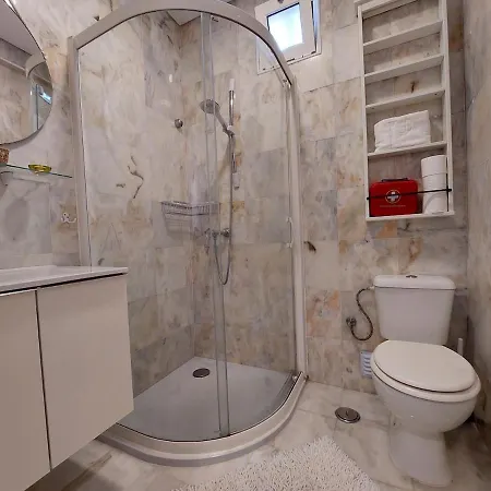 Parrot House * Ericeira