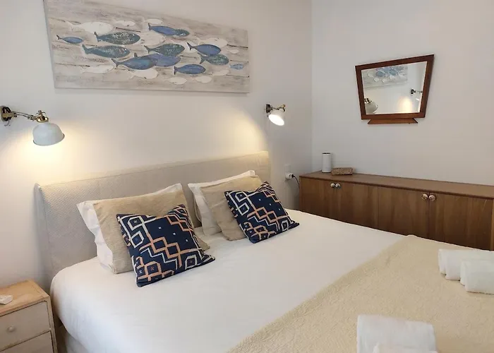 Parrot House Ericeira