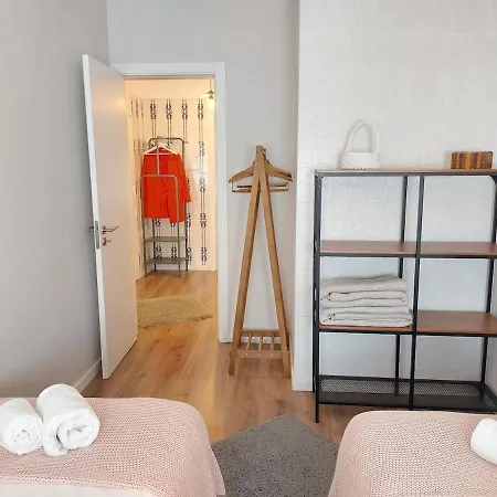 Parrot House Ericeira