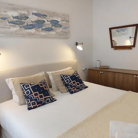 Parrot House Ericeira